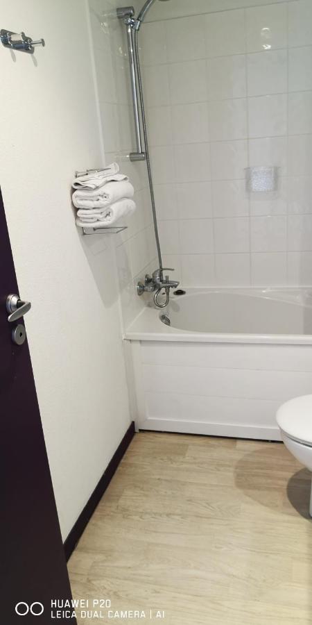 Studio 24M2 Au 4Eme Etage Ascenseur A Cote De La Gare Sncf Lourdes Zewnętrze zdjęcie